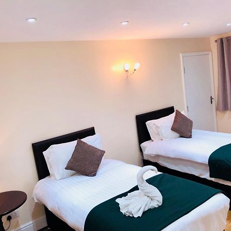 Gable Lodge London B&B エンフィールド エクステリア 写真