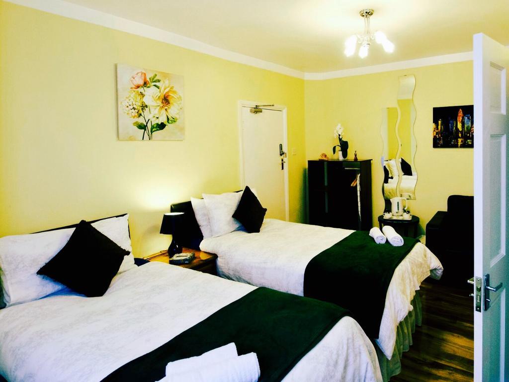 Gable Lodge London B&B エンフィールド エクステリア 写真
