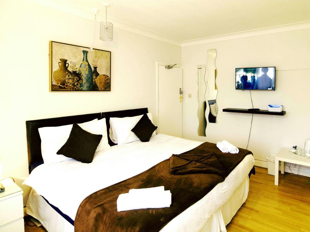 Gable Lodge London B&B エンフィールド エクステリア 写真